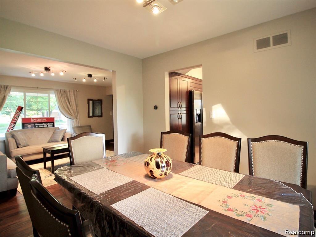 5363 English Drive, Troy, MI 48085 — Photo 6