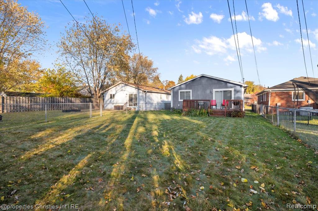 24289 Dale Avenue, Eastpointe, MI 48021 — Photo 36