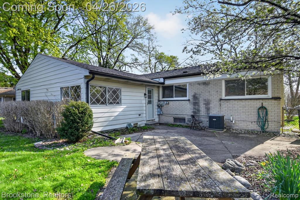 29807 Champine Street, Saint Clair Shores, MI 48082 — Photo 44