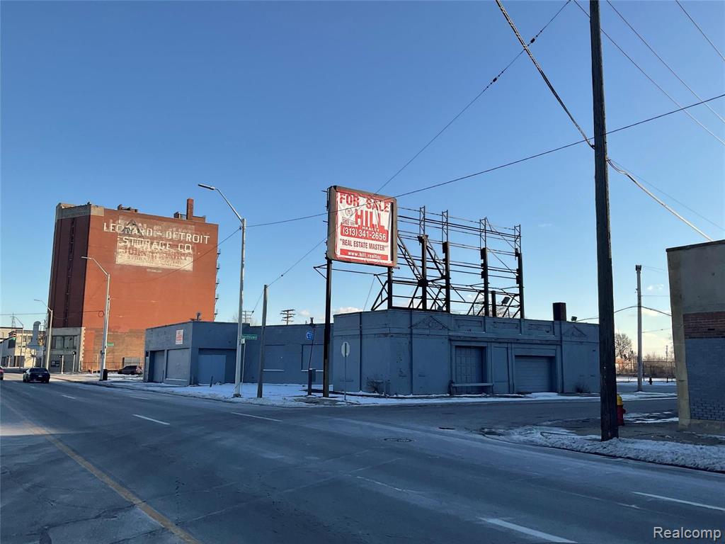 11019 W Grand River Avenue - Photo 2