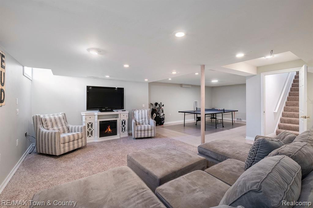 440 RIVER WOODS Drive, Flushing, MI 48433 — Photo 25