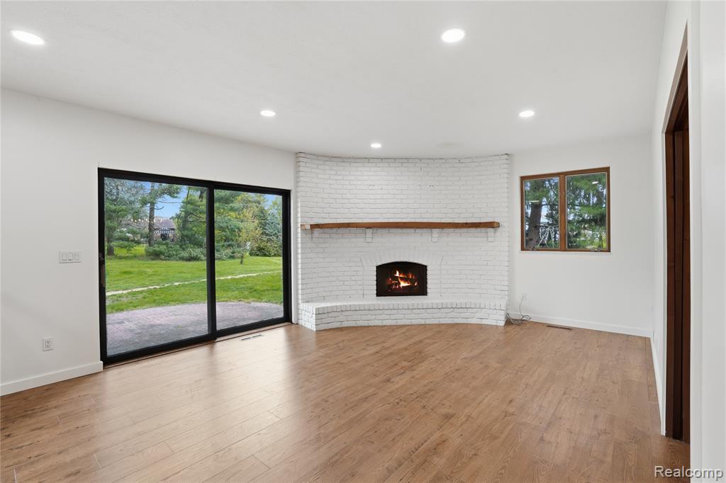 11221 Meadowood Drive, Brighton, MI 48114 — Photo 9
