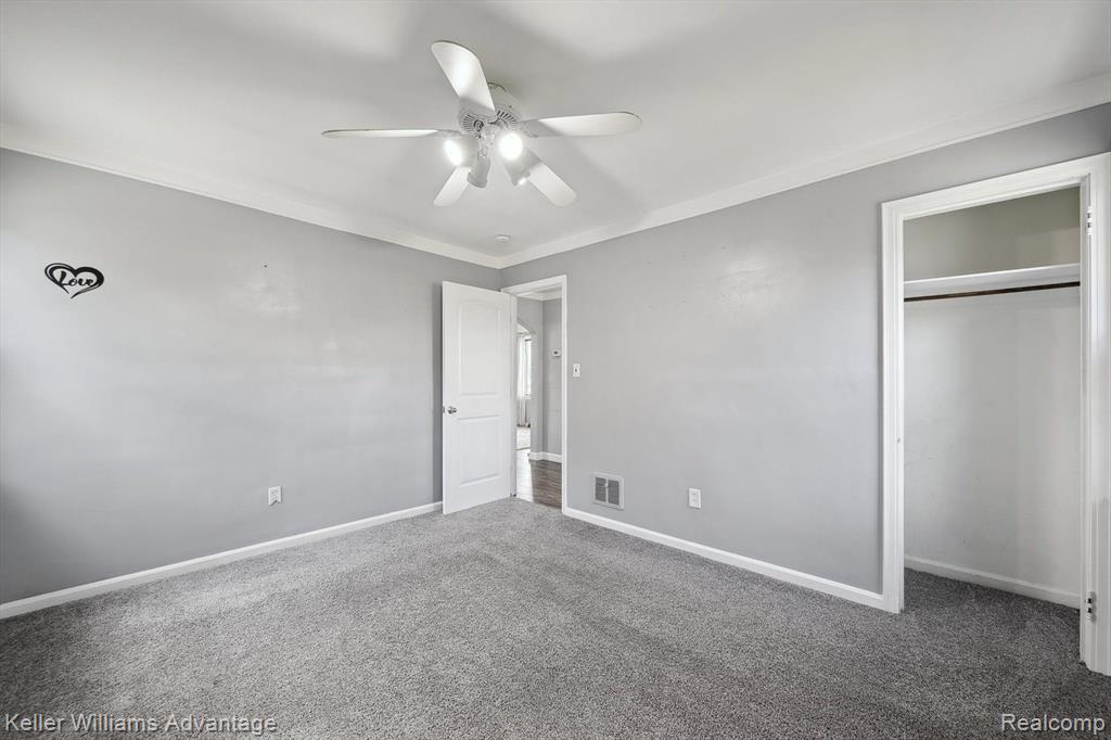 836 CLINTON Street, Wyandotte, MI 48192 — Photo 13