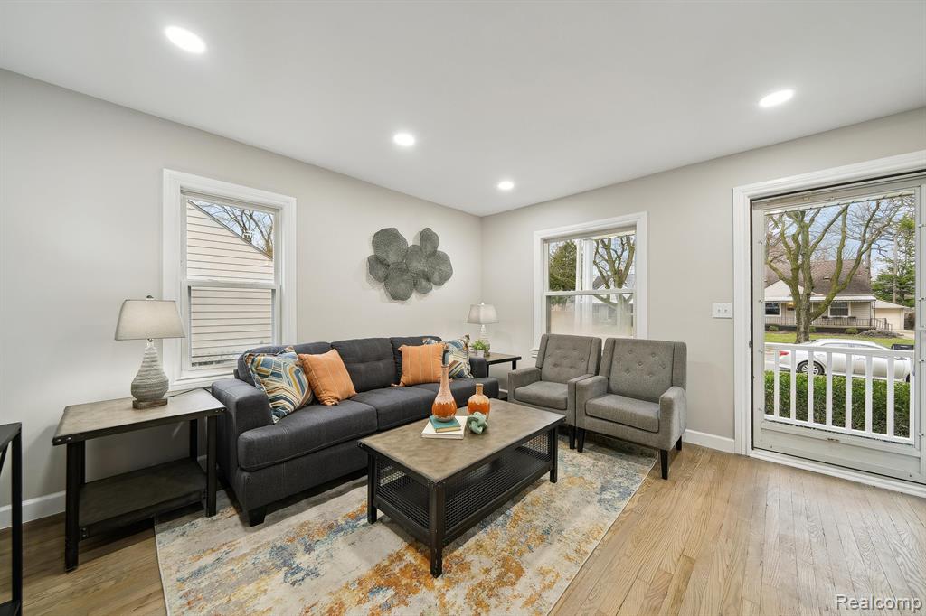921 N EDGEWORTH Avenue, Royal Oak, MI 48067 — Photo 4