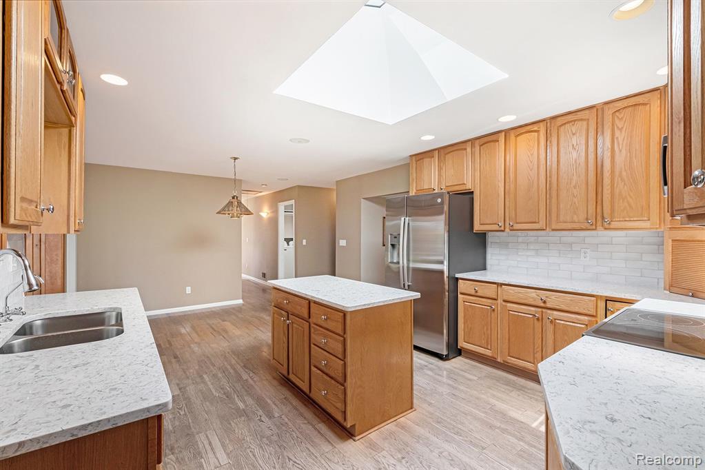 5537 VASSAR Road, Grand Blanc, MI 48439 — Photo 8