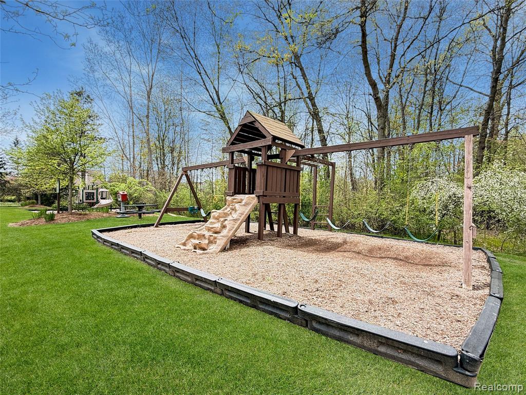 3031 Hidden Timber Drive, Lake Orion, MI — Photo 68