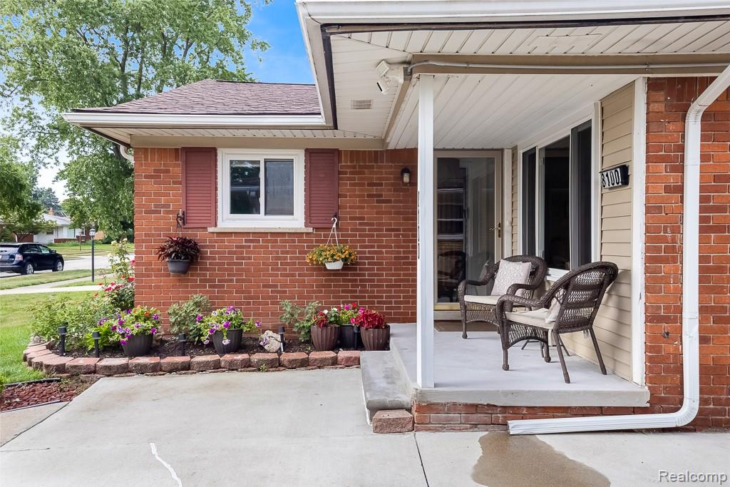 8100 Lochdale Street, Dearborn Heights, MI 48127 — Photo 7