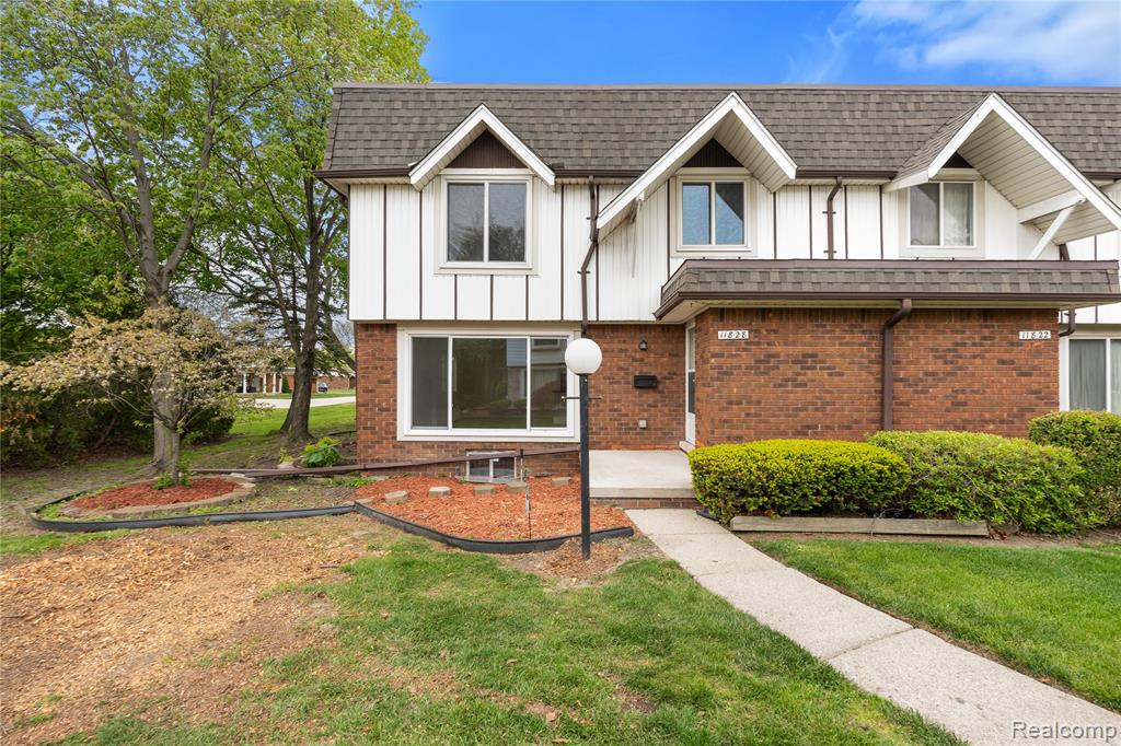 11828 Valley Boulevard, Warren, MI 48093 — front exterior