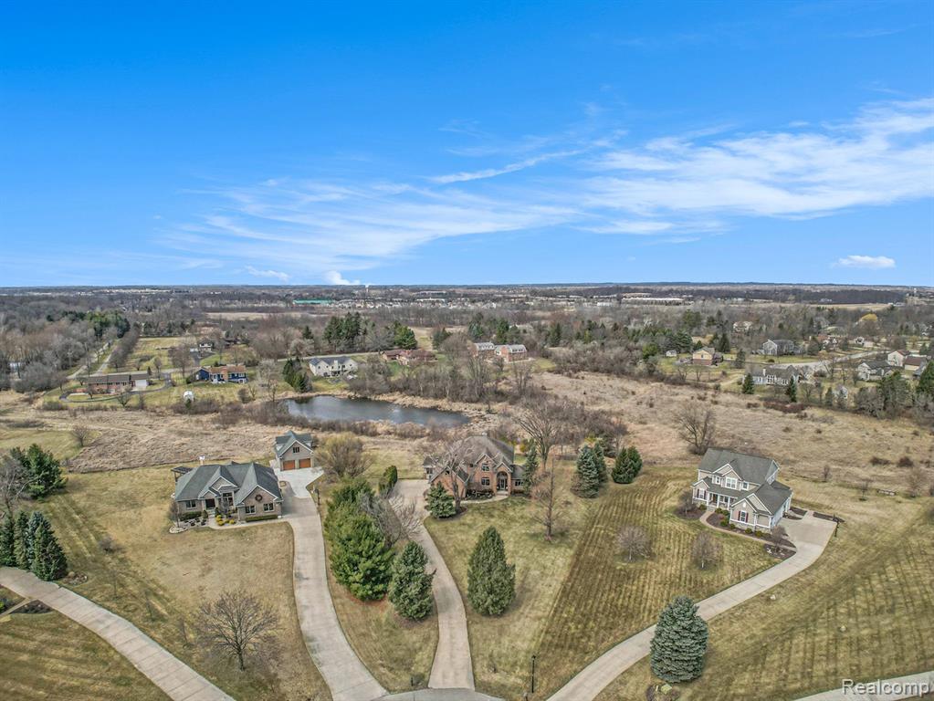 490 Hunters Crest Drive, Saline, MI 48176 — Photo 34