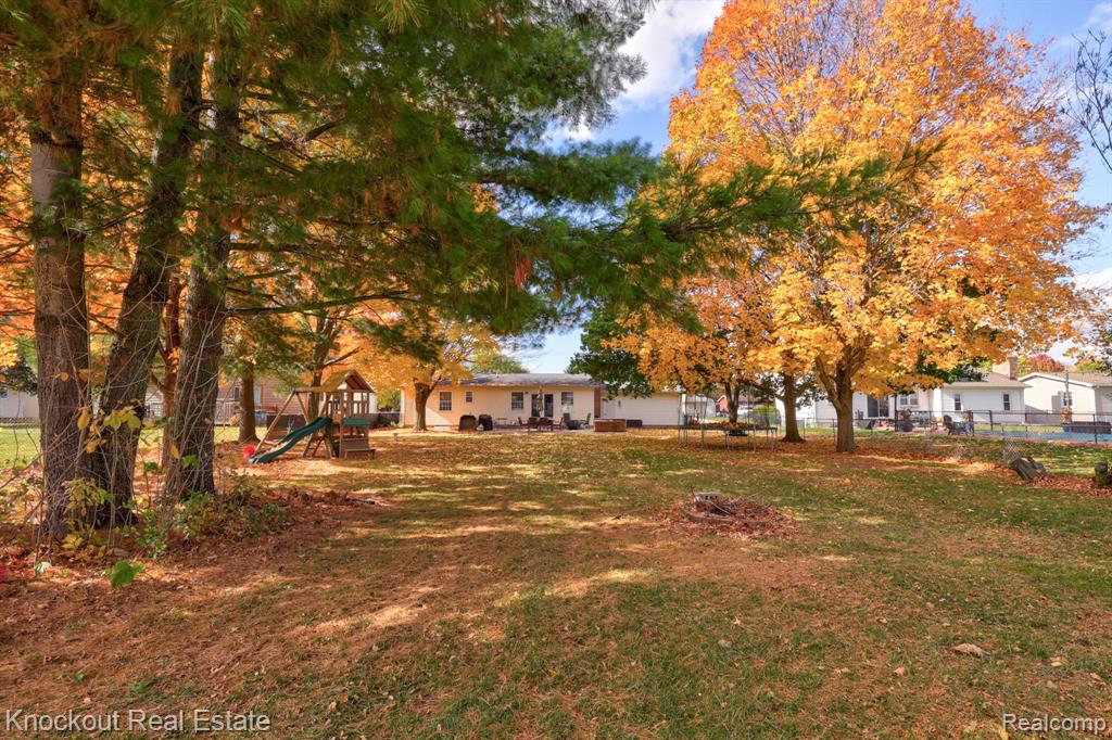 6123 King Arthur Drive, Swartz Creek, MI 48473 — Photo 37