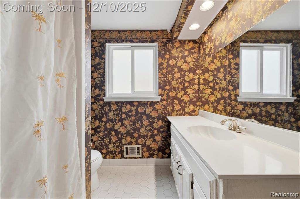 21231 Tiffany Drive, Woodhaven, MI 48183 — Photo 11