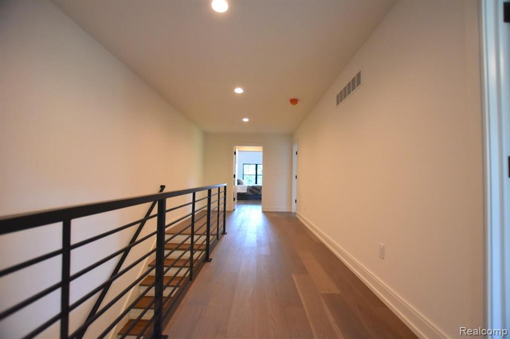 887 REDDING Road, Birmingham, MI 48009 — Photo 22