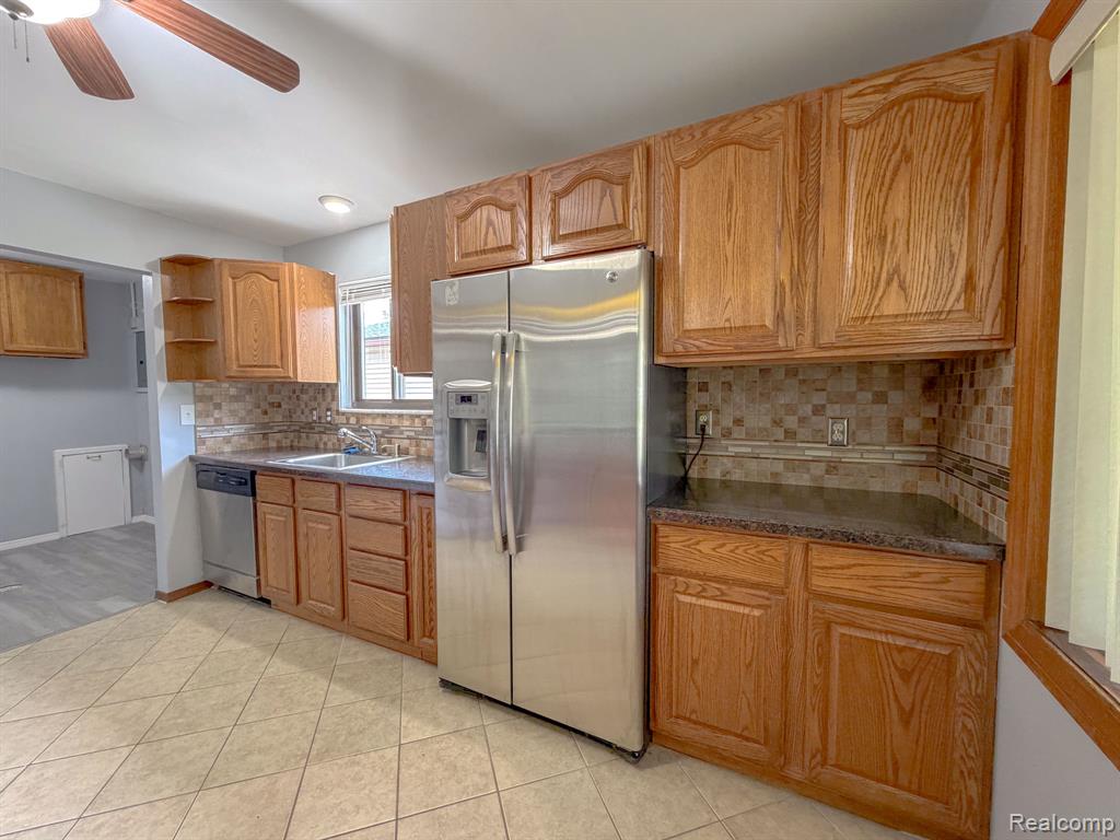 6038 Michael Street, Taylor, MI 48180 — Photo 8