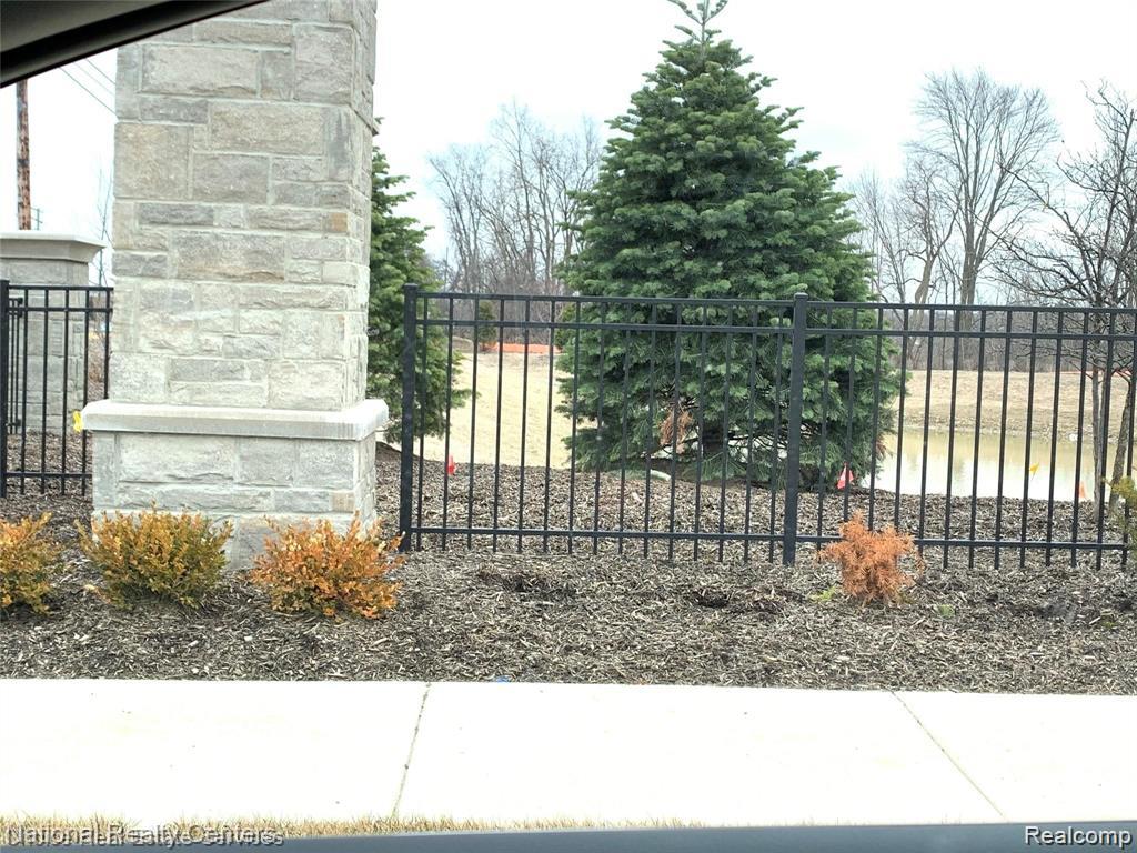 43683 Chancellor Lane, Novi, MI — Photo 37