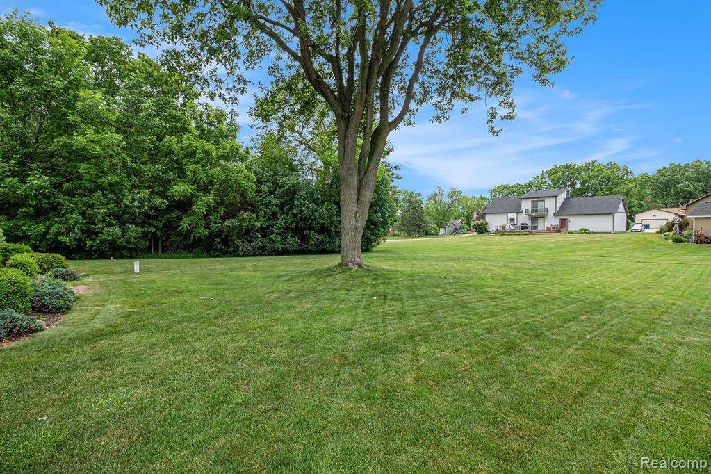 6392 McKenzie Drive, Flint, MI 48507 — Photo 5