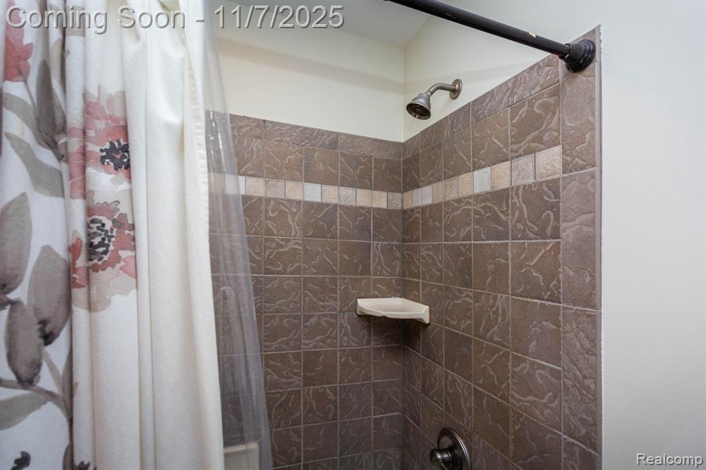 9911 Ingram Street, Livonia, MI 48150 — Photo 24