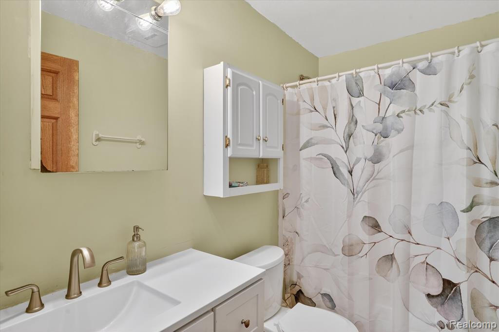 22092 Clear Lake Road, Battle Creek, MI 49014 — Photo 36