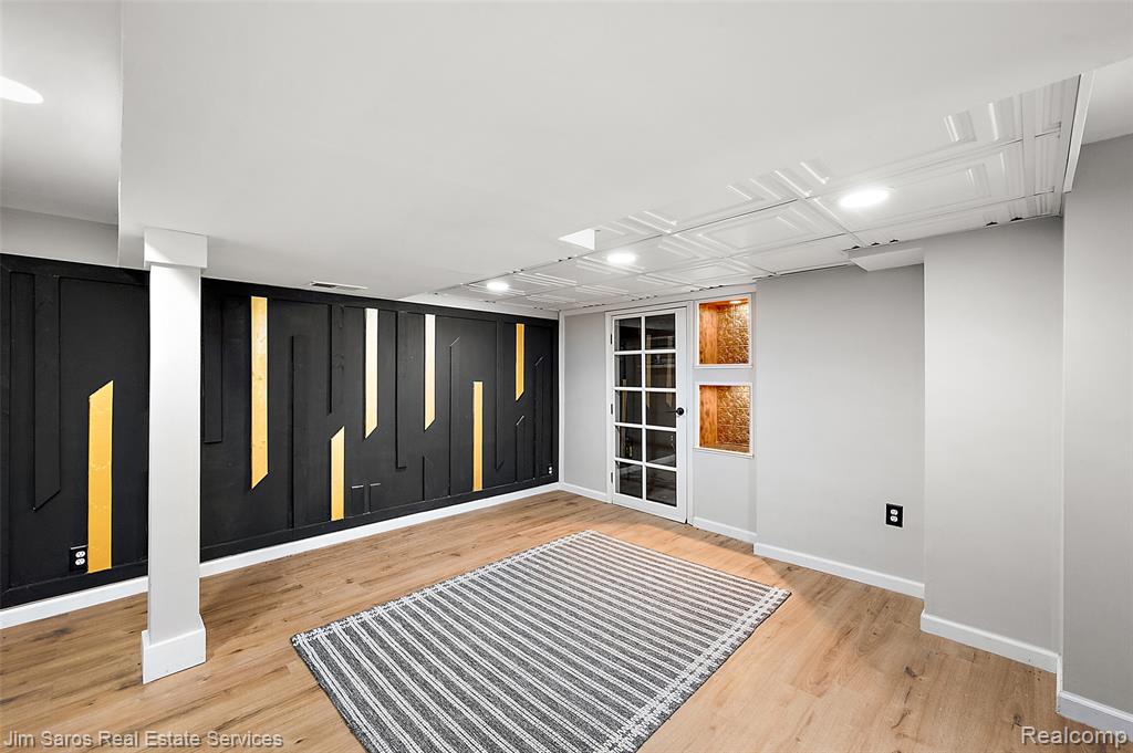 2371 Allard Avenue, Grosse Pointe Woods, MI 48236 — Photo 25