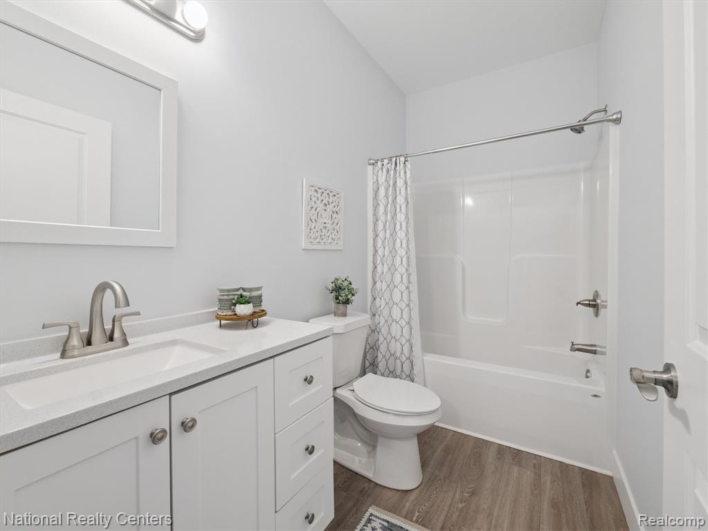 13163 Harbor Landings Drive, 112, Fenton, MI 48430 — Photo 15