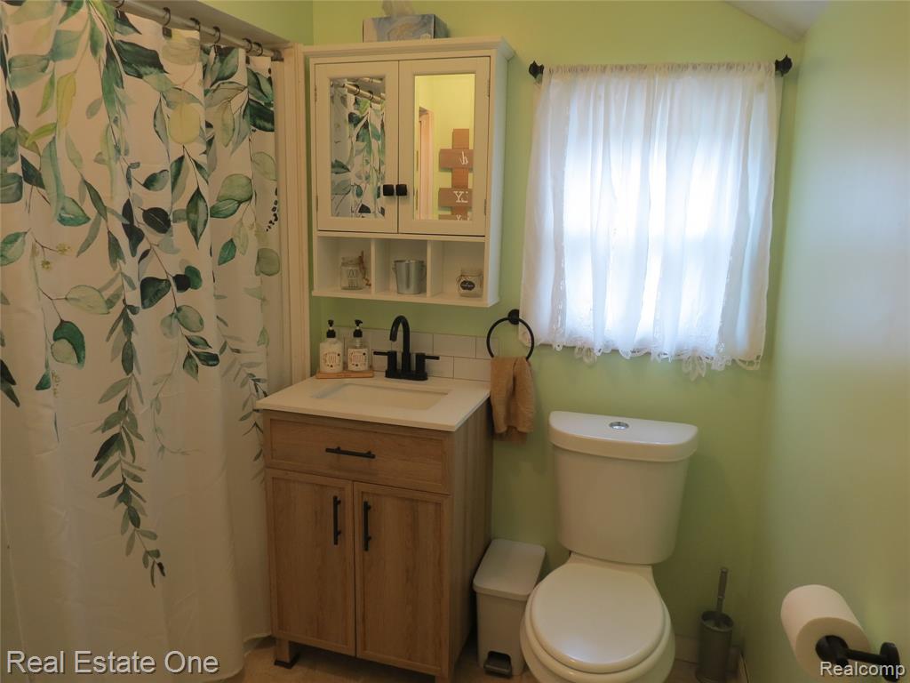 1648 Lombardy, Highland, MI 48356 — Photo 13
