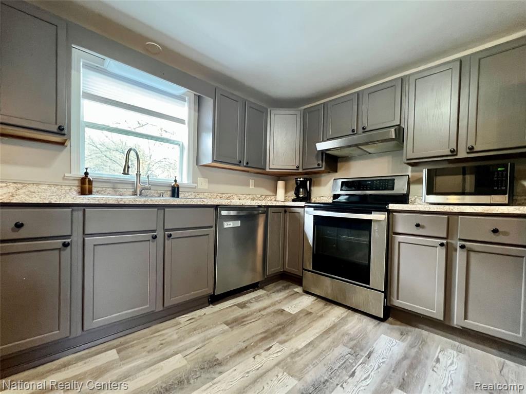 7444 Rory Street, Grand Blanc, MI 48439 — Photo 12