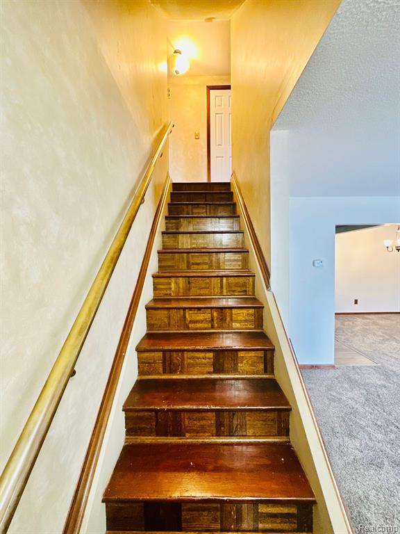 29720 CITY CENTER Drive, 4, Warren, MI 48093 — Photo 8