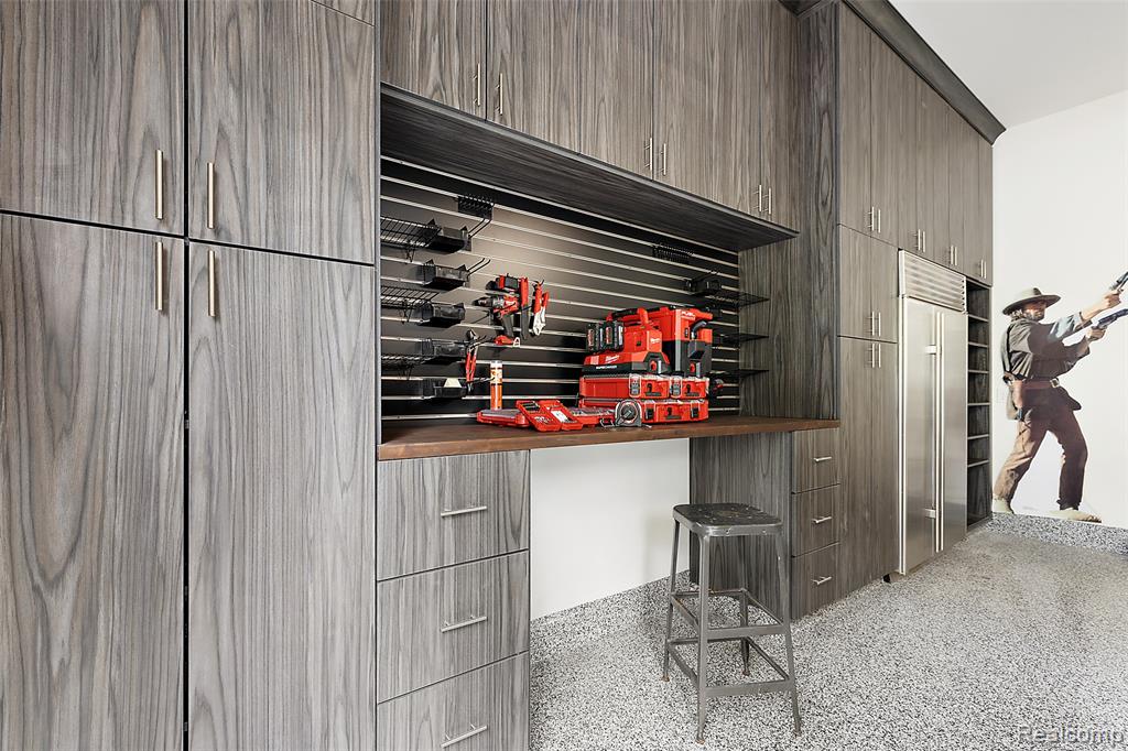 3431 Crooks Road, Troy, MI, 48084