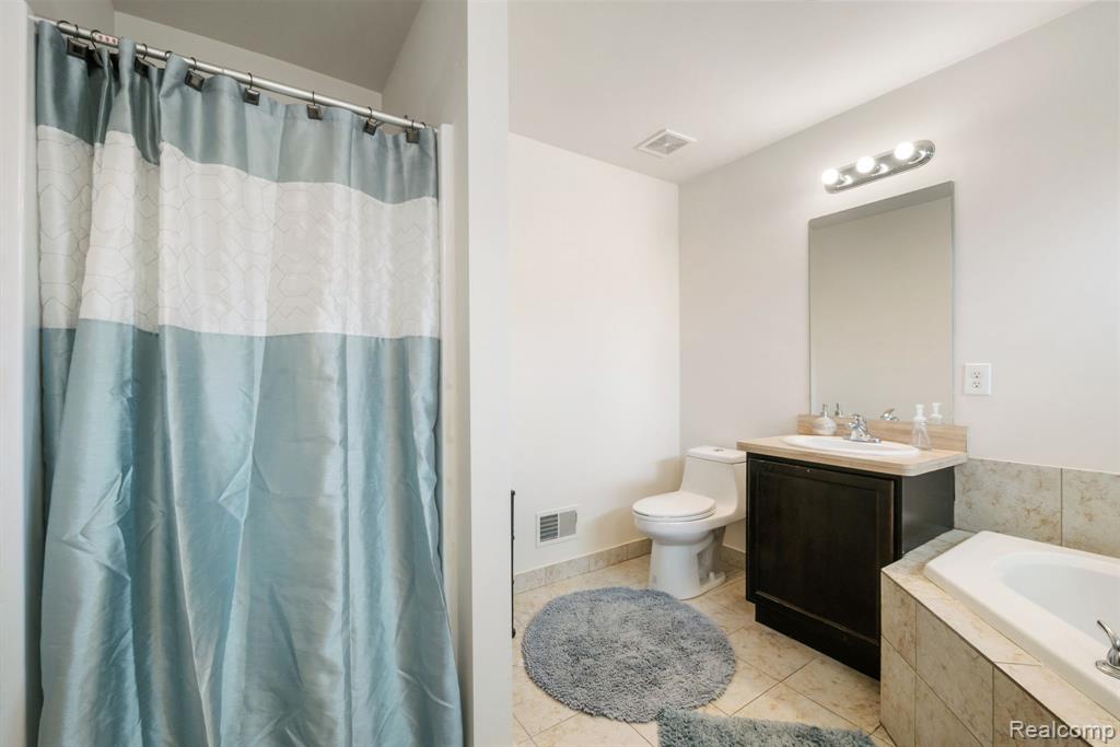 2495 Knollwood Drive, Canton, MI 48188 — Photo 42