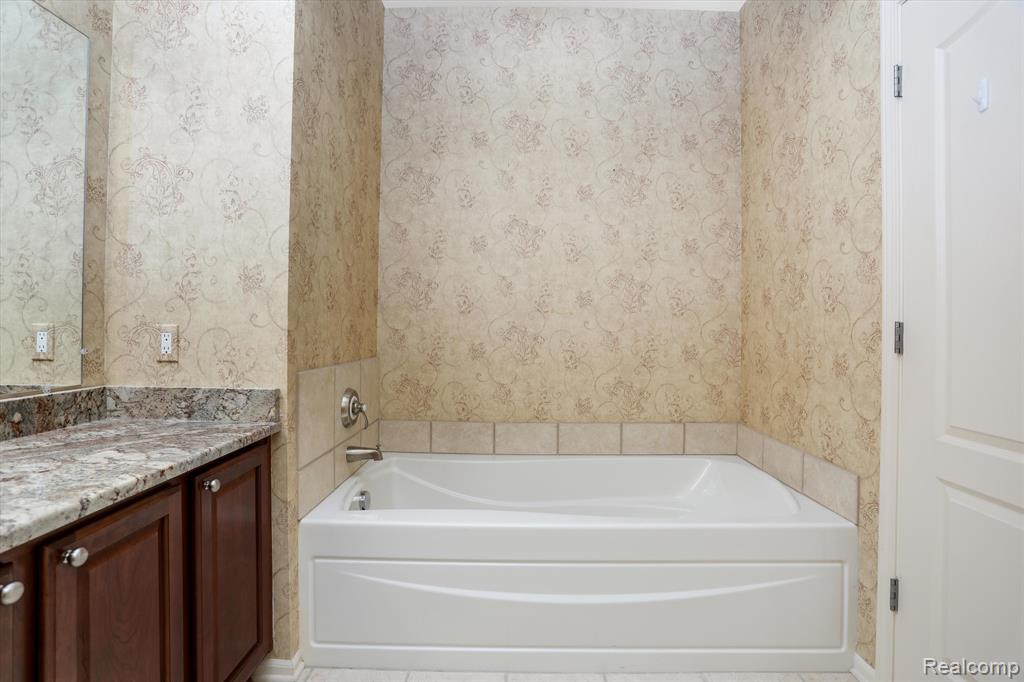 6123 TIMBERSTONE Way, Clarkston, MI — Photo 16