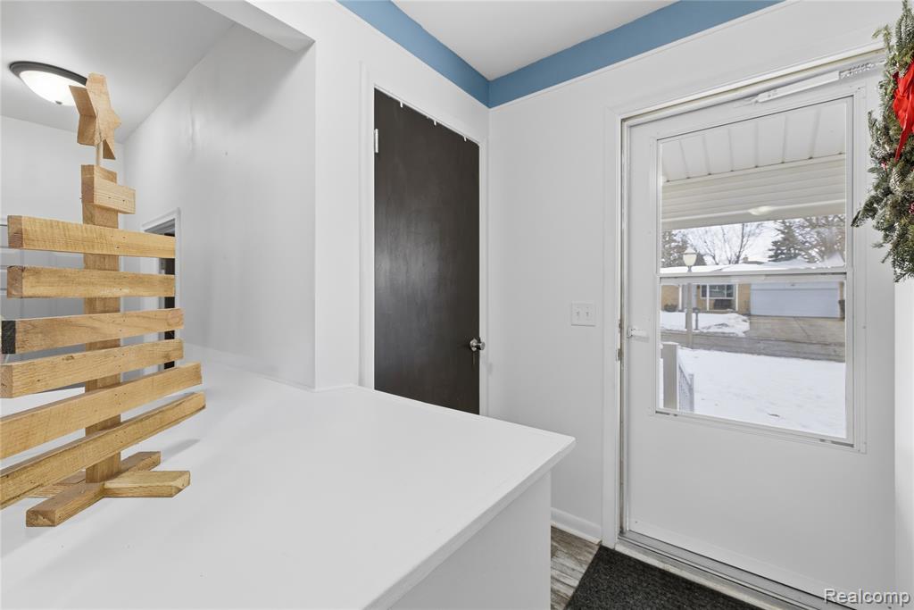 6115 Marscot Drive, Lansing, MI 48911 — Photo 17