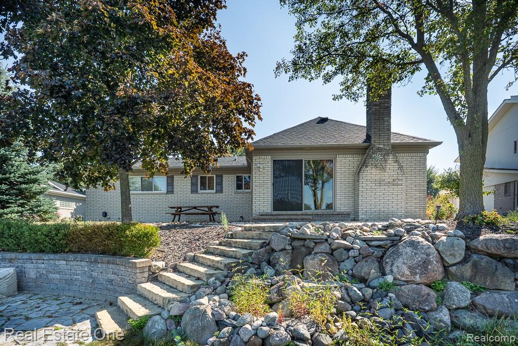 6621 Northpoint Drive, Troy, MI 48085 — Photo 3