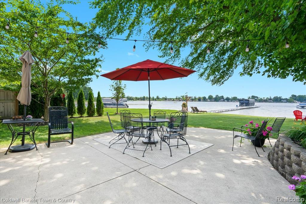 584 Black Oaks Trail, Howell, MI 48843 — Photo 32