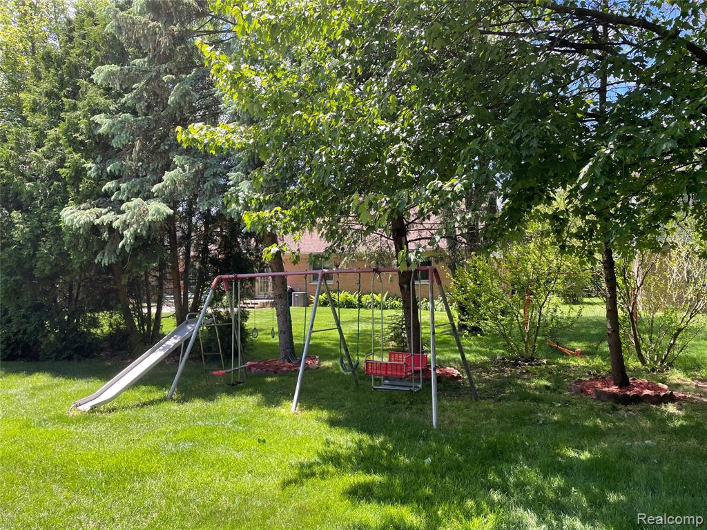 5299 Cloister Drive, Troy, MI 48085 — Photo 29