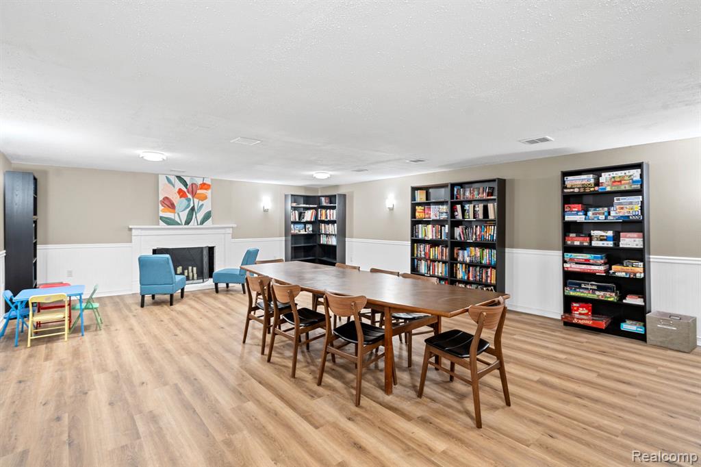 3222 BOLGOS Circle, Ann Arbor, MI 48105 — Photo 23