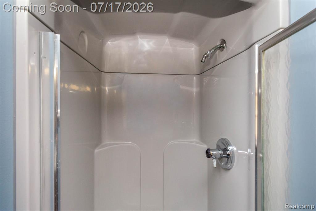 590 Saint John Street, Wyandotte, MI 48192 — Photo 25