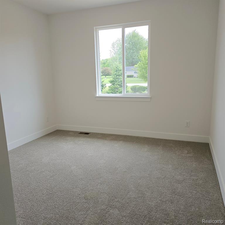 55810 STEWART Drive, Macomb, MI 48042 — Photo 17