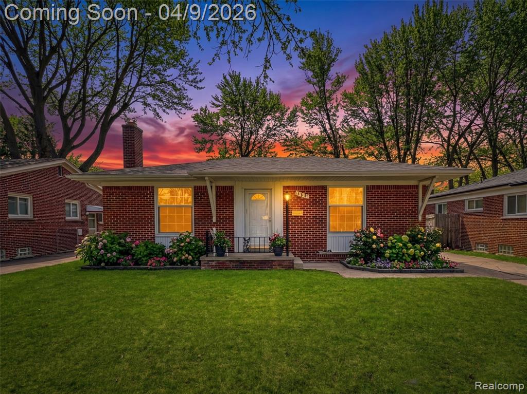 906 Englewood Avenue, Royal Oak, MI 48073 — front exterior