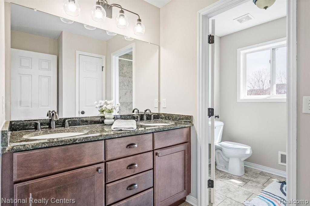 527 SOUTHSHORE Drive, Oxford, MI 48371 — Photo 39