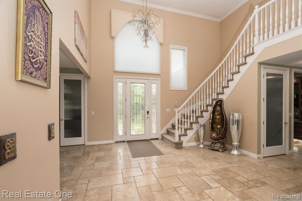 6120 EVANSWOOD Road, Troy, MI, 48085