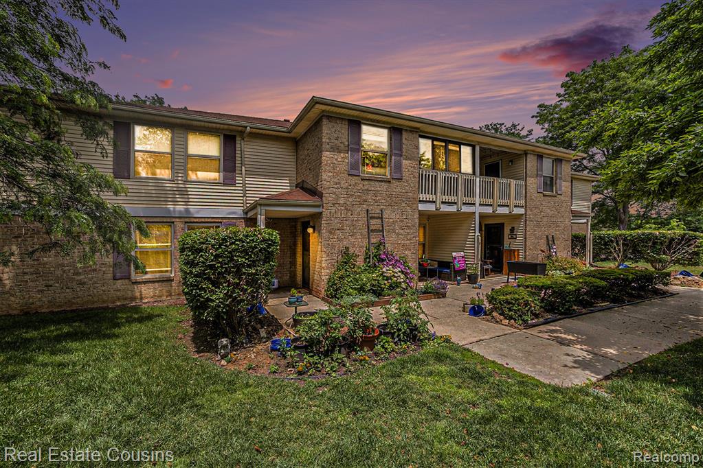 61023 Greenwood Drive, South Lyon, MI 48178 — Photo 2