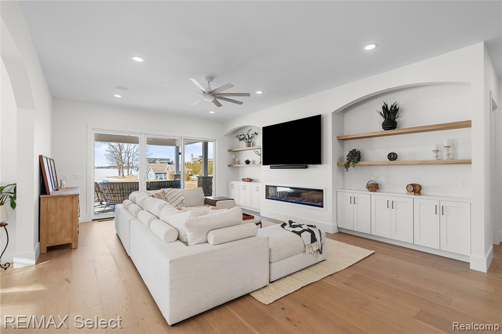 2208 Grove Park Road, Fenton, MI, 48430