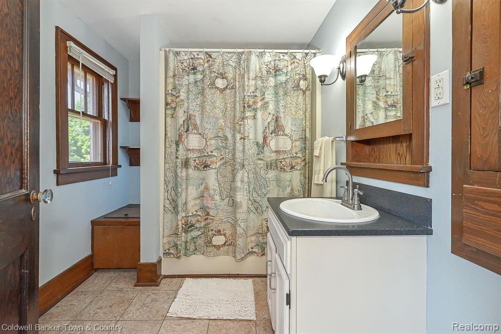 725 E GRAND RIVER Avenue, Fowlerville, MI 48836 — Photo 39