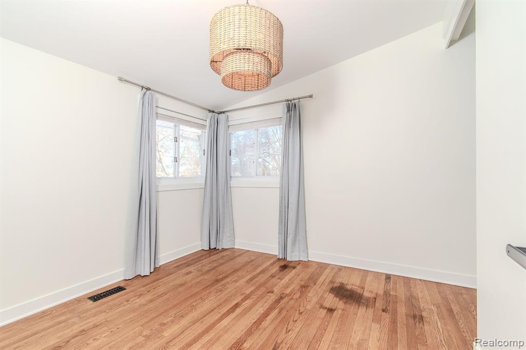 811 NORWICH Street, Birmingham, MI 48009 — Photo 15