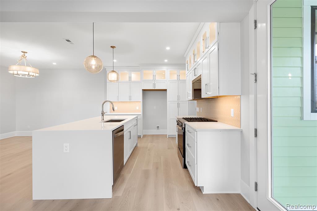 410 S Center Street, Northville, MI 48167 — Photo 17