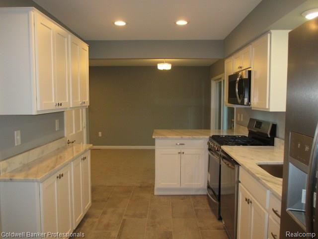 4474 Holly Drive, Troy, MI 48085 — Photo 4