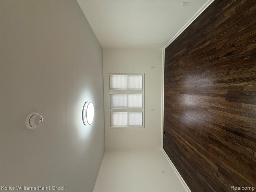 410 E Twelve mile Road, Royal Oak, MI 48073 — Photo 2
