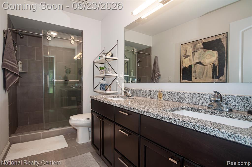 21826 Hanover Drive, Macomb, MI 48042 — Photo 24