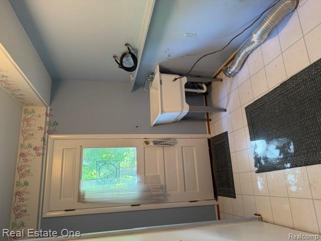 5135 Iron Gate Road, Bloomfield Hills, MI 48304 — Photo 8