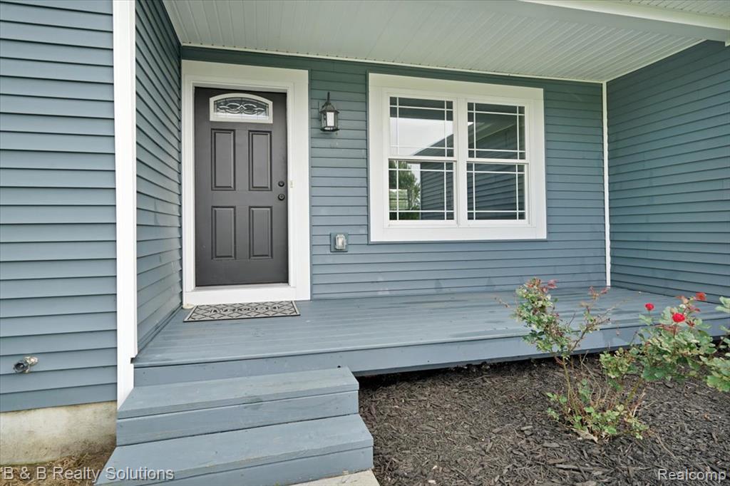 437 Angle Road, Lapeer, MI 48446 — Photo 6
