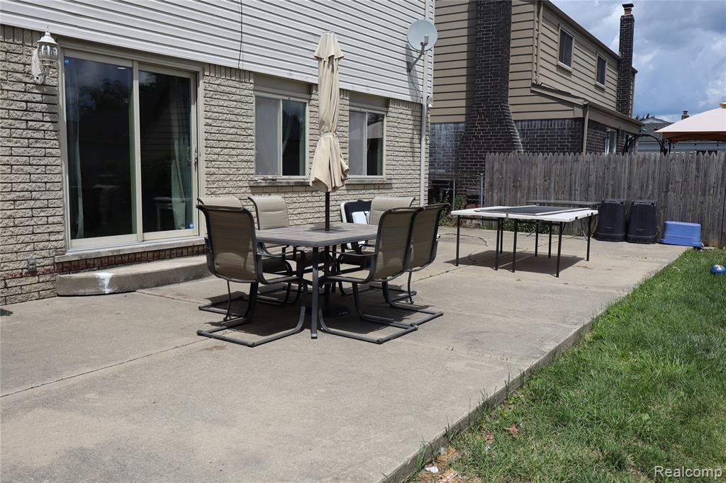 39552 Forbes Drive, Sterling Heights, MI 48310 — Photo 45
